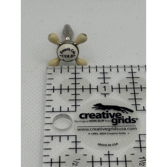 Kenneth Cole Hot & Cold Faucet White and Black Enameled Cufflinks Business Wear - Picture 9 of 9